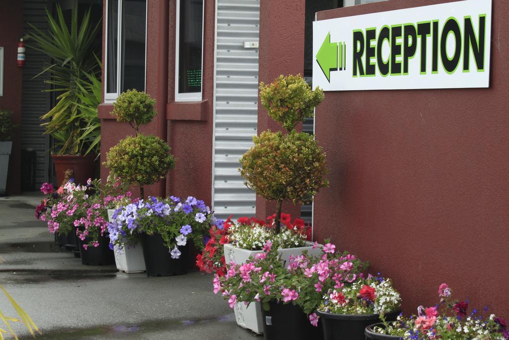 Phoenix Motels Temuka Exterior photo