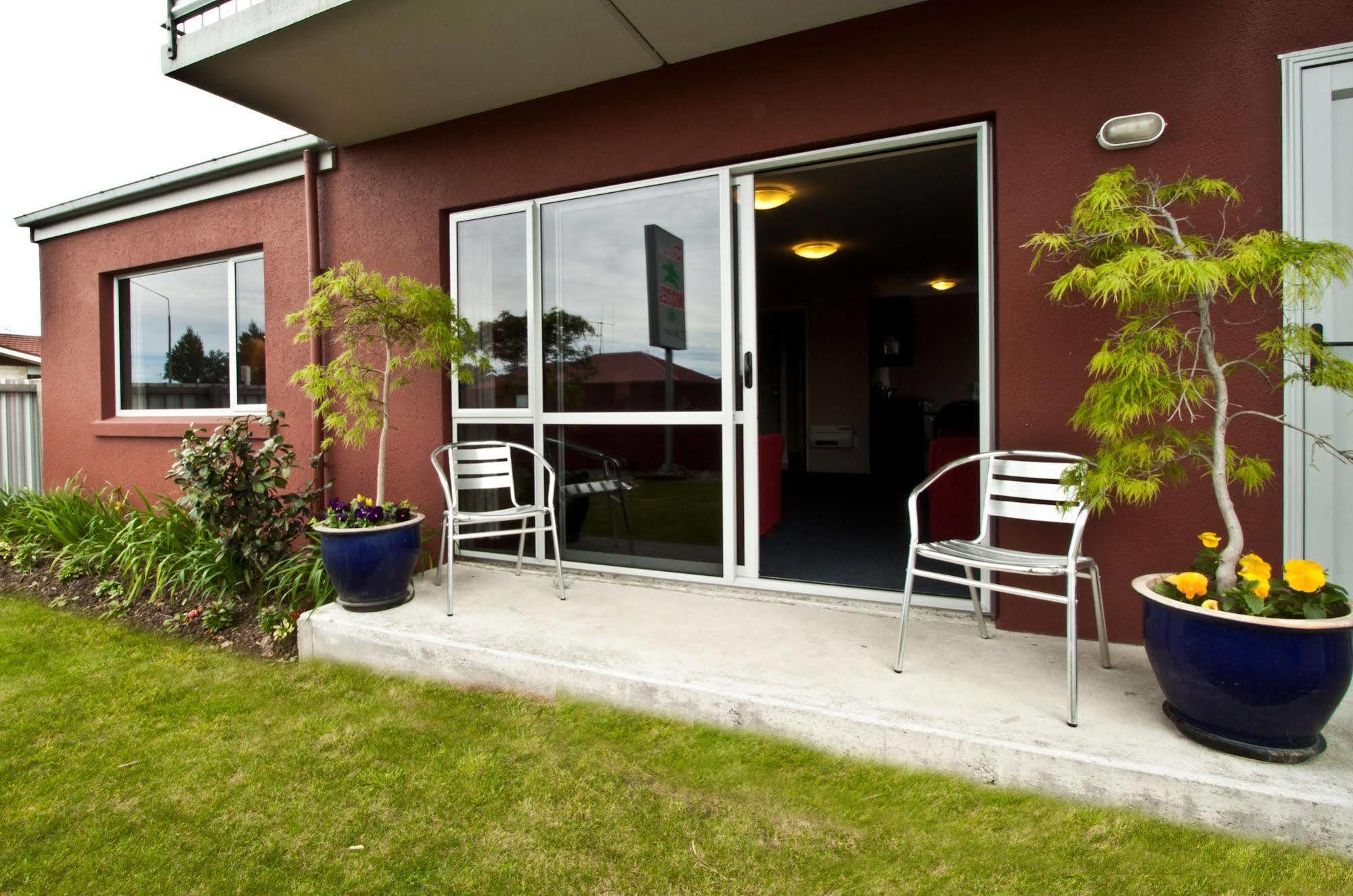 Phoenix Motels Temuka Exterior photo